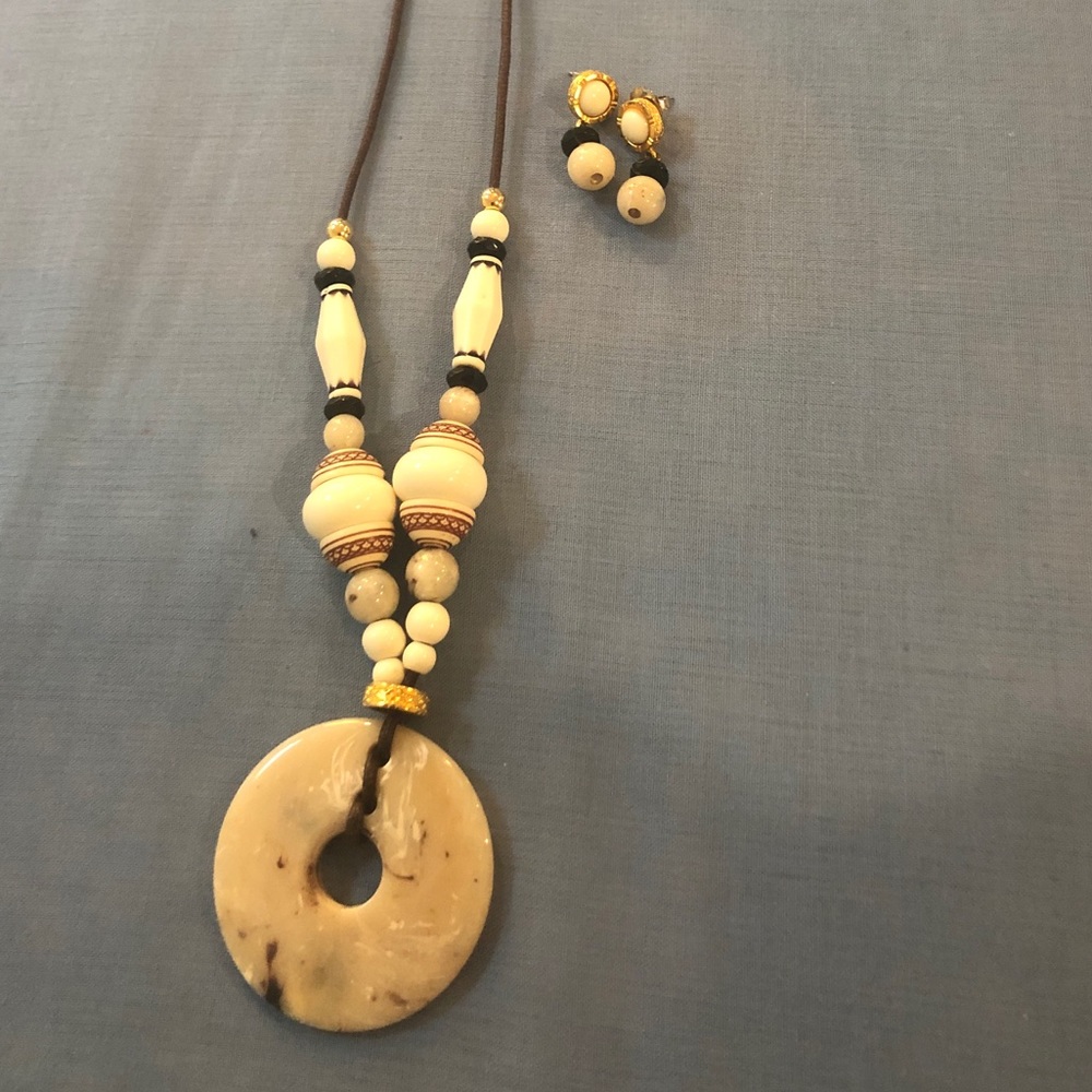 Liz Claiborne necklace and earrings